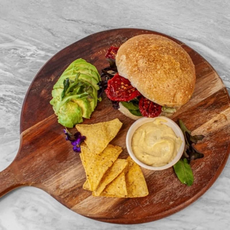 Avocado and sun-dried tomato roll